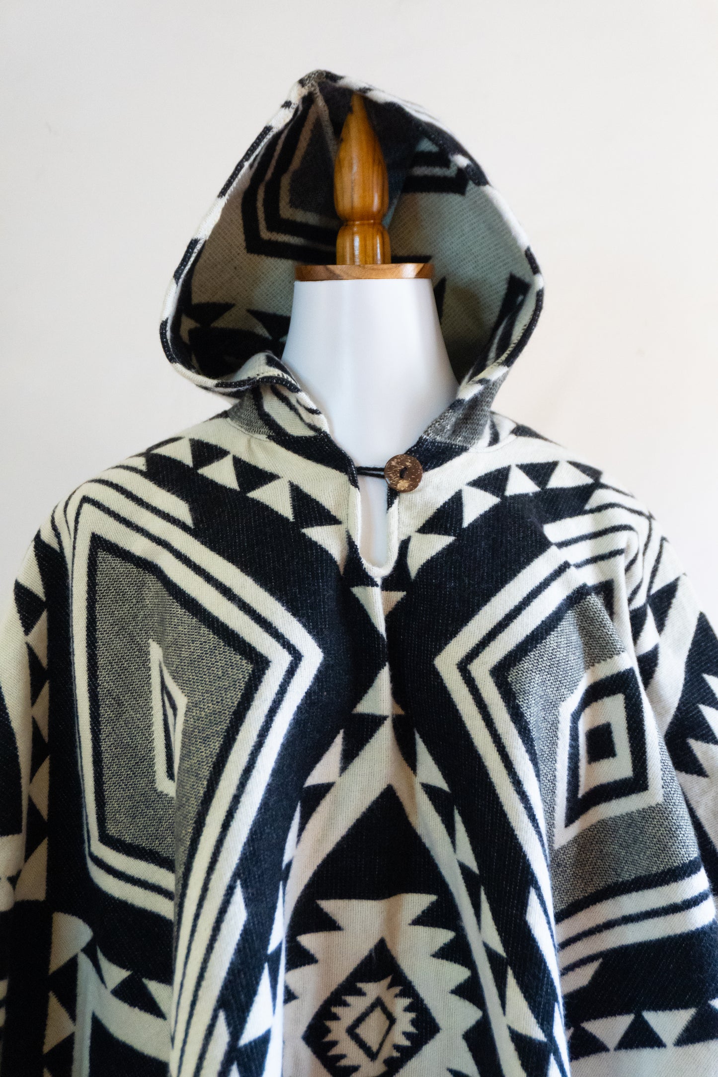 Ecuador Alpaca Wool Unisex Hooded Poncho (SAM-40)